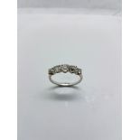 Bague en or blanc 18k ornée de diamants TA env. 1,3 ct. TDD 56 - Poids brut : 2,9 [...]