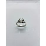 Bague en platine ornée d'un diamant env. 1,1 ct / J SI TDD 52 - Poids brut : 4,1 grs -