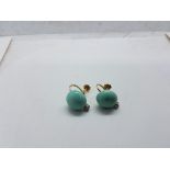 J.E CALDWELL AND CO - Paire de BO en or jaune 14k, turquoises et roses. - Poids [...]