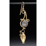 Greek Hellenistic Gold Earring w/ Agate Intaglio, 6.4 g