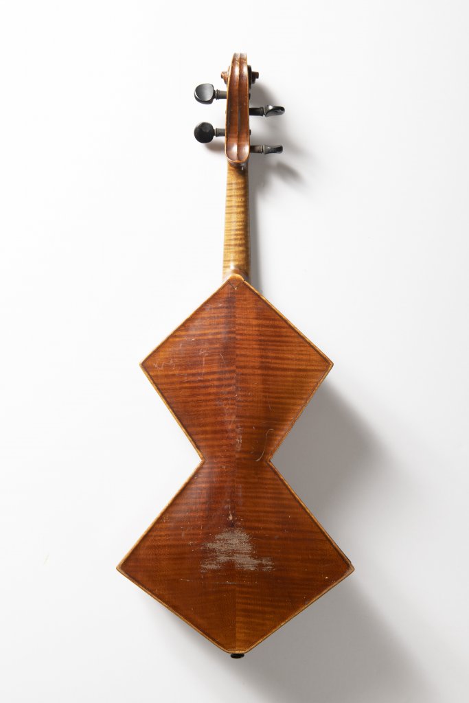 A CUBIST VIOLIN Before 1920 Body dimensions measured over arch: 19.2 × 7.6 × 20.3 cm; String - Image 2 of 2