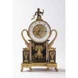 A VIENNESE EMPIRE TABLE CLOCK Ca. 1820 Austria Vídeò Gilt bronze 34 x 20 x 10 cm The elegant clock