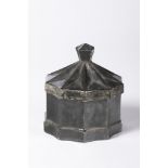 A CUBIST BOX First third of 20th century Bohemia Soft stoneware 8,8 cm Soft stoneware, black