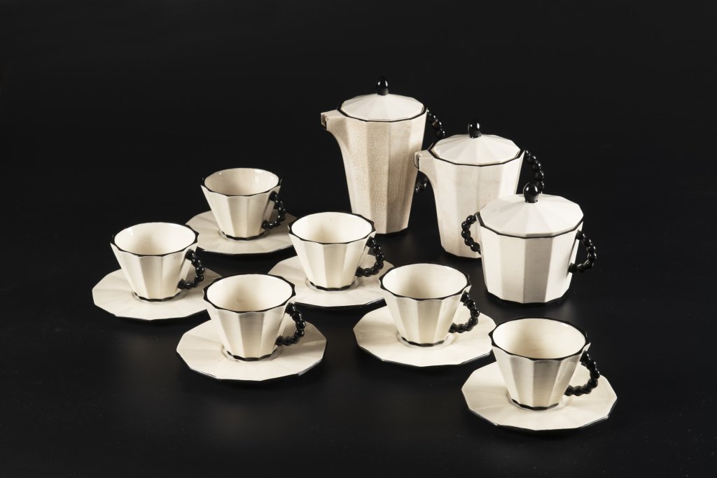 PAVEL JANÁK 1882 - 1956: A TEA SERVICE WITH BALL HANDLES 1911 - návrh Soft stoneware, white glaze,