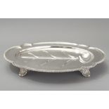 A 20th CENTURY STERLING SILVER MEAT PLATTER, BIRMINGHAM, GORHAM, with wavy gadrooned rim, border