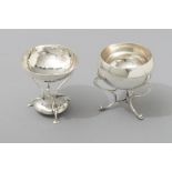 AN EDWARDIAN SILVER BON-BON DISH, LONDON 1906, S.W. Ltd., the bowl with fold-over rim, hammered