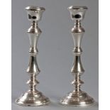 A PAIR OF 20th CENTURY SILVER CANDLESTICKS, BIRMINGHAM 1962, B & Co., with a reeded fold-over rim,