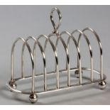 A 20th CENTURY SILVER TOAST RACK, BIRMINGHAM 1969, J.B. CHETTERLY & SONS LTD., with oval shaped