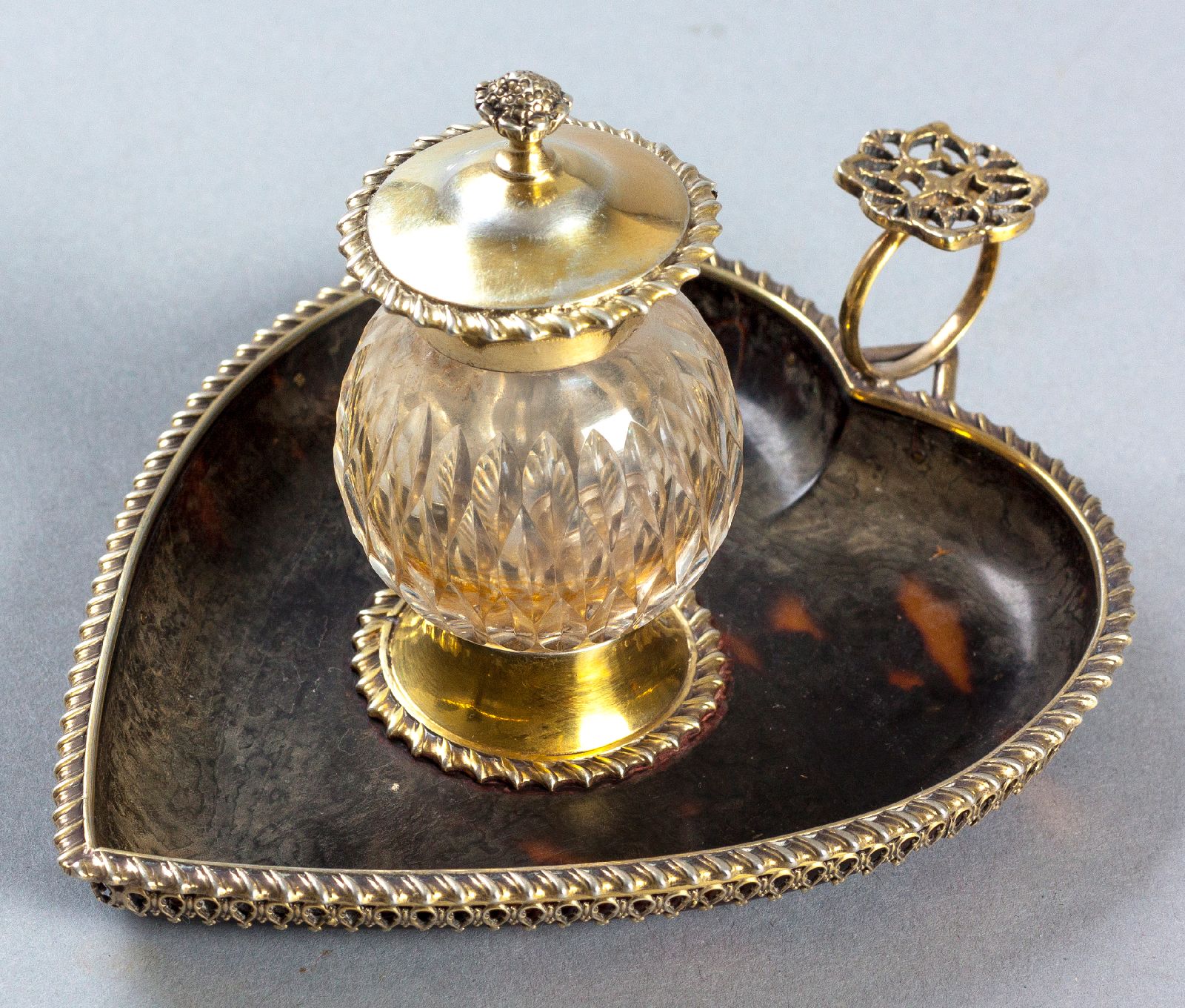 A VICTORIAN SILVER, GLASS AND TORTOISESHELL INKWELL, LONDON 1894, WILLIAM CHAWNER, hinged cover with