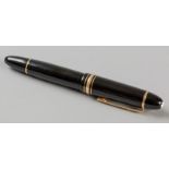 A MONT BLANC MEISTESTUCK 4810 FOUNTAIN PEN, the black body with a ribbed viewing barrel and an
