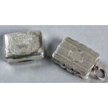 A GEORGE IV SILVER VINAIGRETTE, BIRMINGHAM 1834, THOMAS SHAW, hinged cover with pinprick engraving