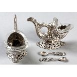 A PAIR OF CONTINENTAL SILVER OPEN SALTS, of stylized dolphin-form, each standing on a raised