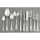 AN EIGHT PLACE SILVERPLATE KING'S PATTERN FLATWARE, SHEFFIELD, ENGLAND, comprising: 8 dinner knives,