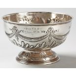 A VICTORIAN SILVER ROSE BOWL, SHEFFIELD 1896, JAMES DEAKIN & SONS, fold-over rim, the body