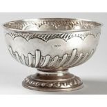 AN EDWARDIAN SILVER ROSE BOWL, LONDON 1902, MAKER'S MARKS INDECIPHERABLE, fold-over rim, embossed