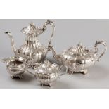 A FOUR PIECE SILVERPLATE TEA AND COFFEE SERVICE, comprising of a coffee pot, teapot, creamer and