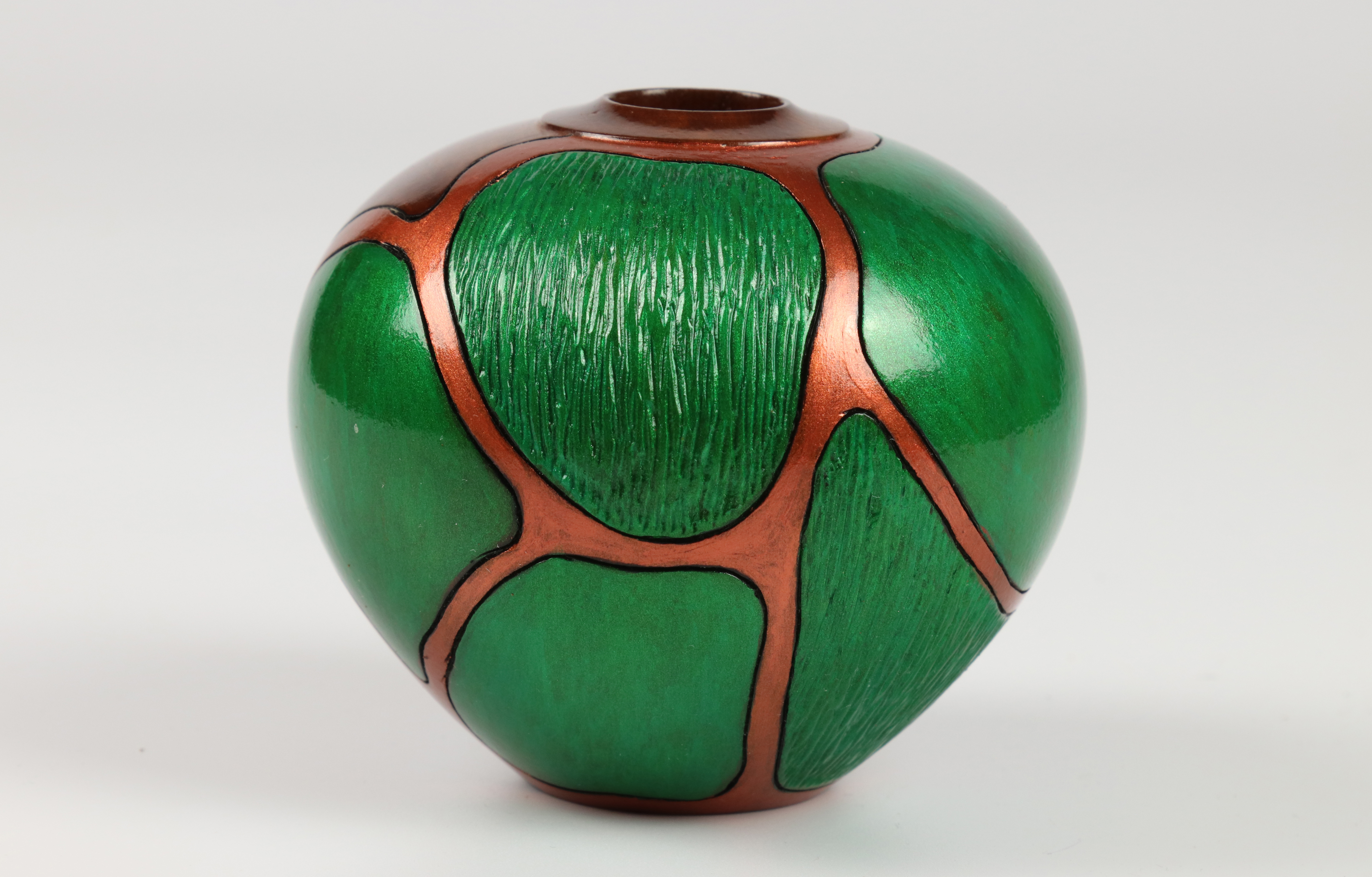 Bob Chapman (UK) canarywood coloured hollow form 8x9cm. Signed