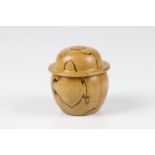 Mary Lacer (USA) spalted beech box 7x6cm. Signed