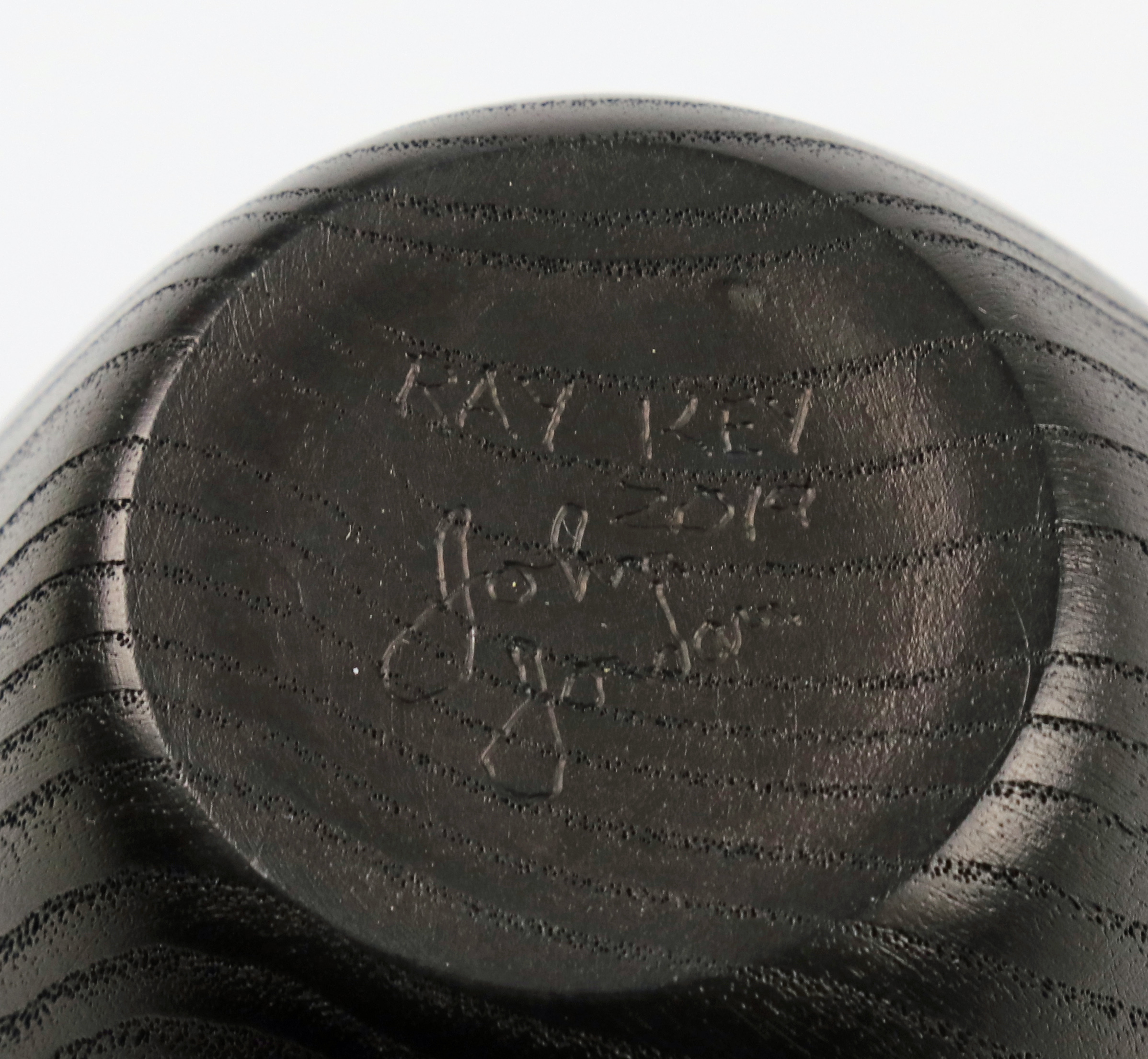 John Jordan (USA) coloured rippled ash hollow form 12x9cm. Signed - Image 3 of 3