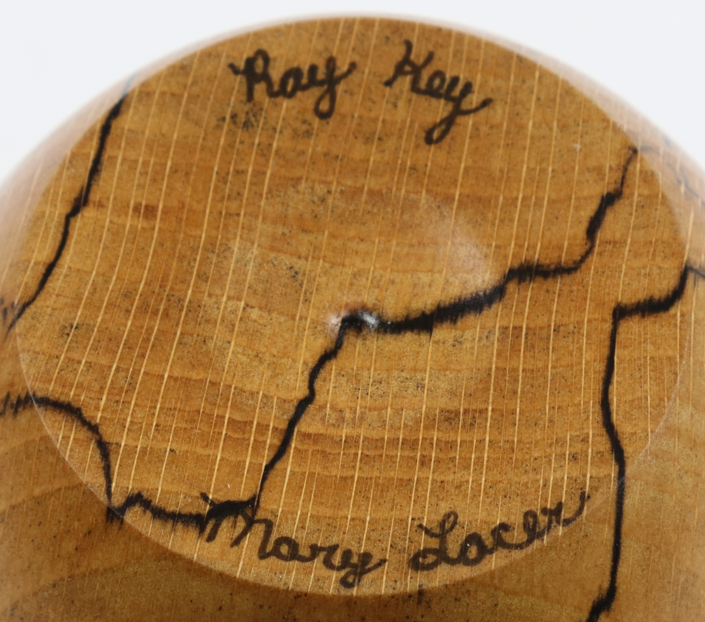 Mary Lacer (USA) spalted beech box 7x6cm. Signed - Image 3 of 3