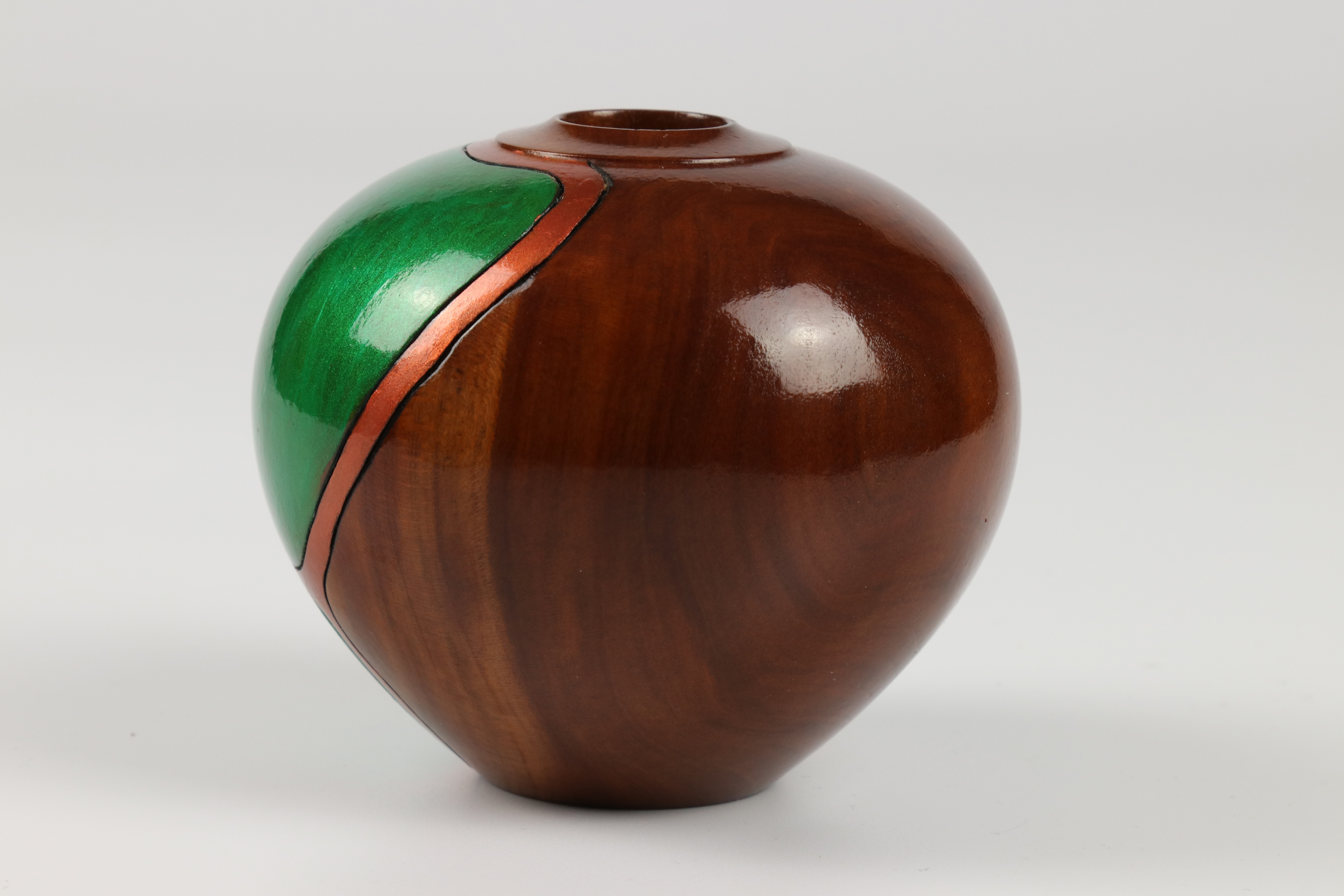 Bob Chapman (UK) canarywood coloured hollow form 8x9cm. Signed - Image 2 of 3