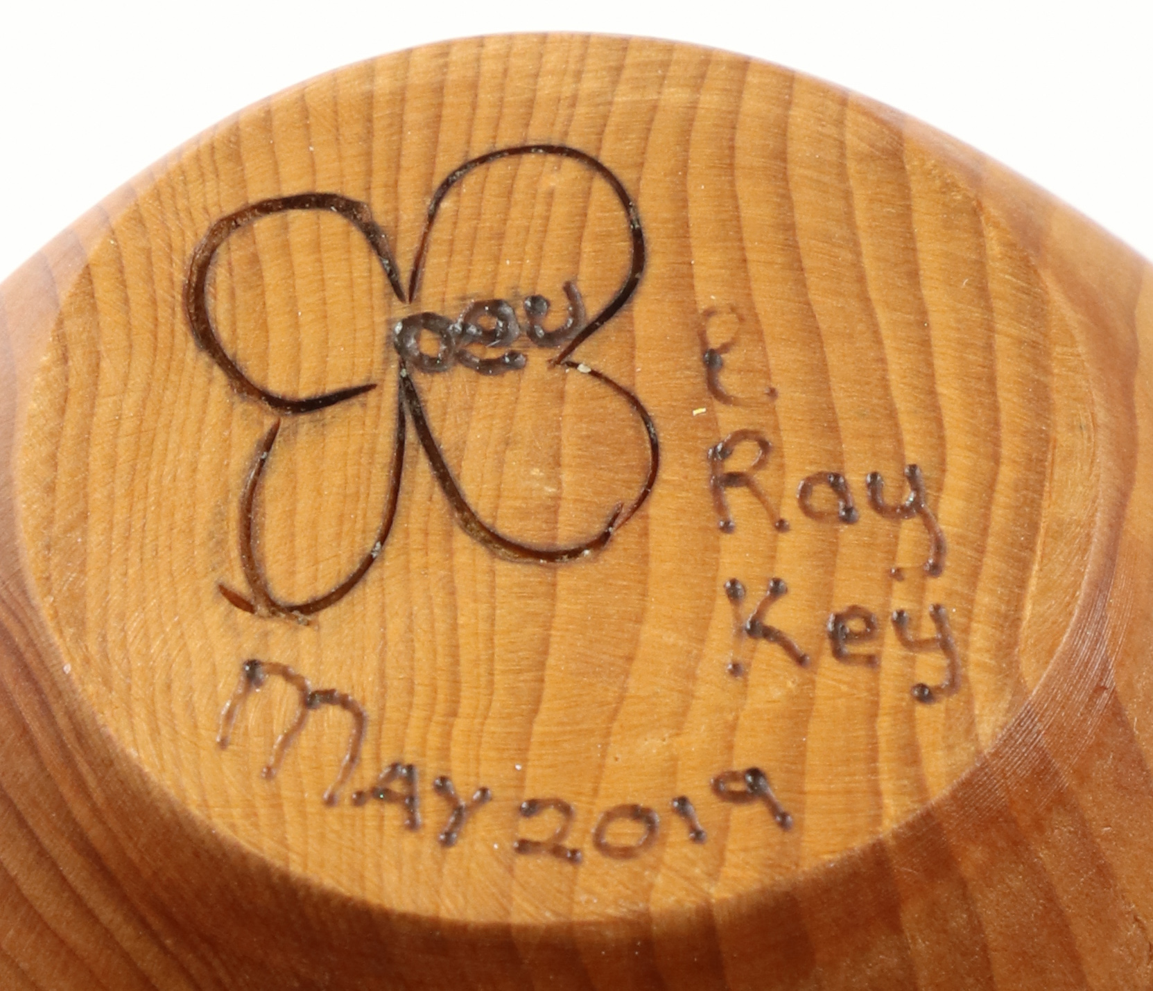 Joey Richardson (UK) Yew / maple pierced and decorated box 15x17cm. Signed - Image 5 of 5