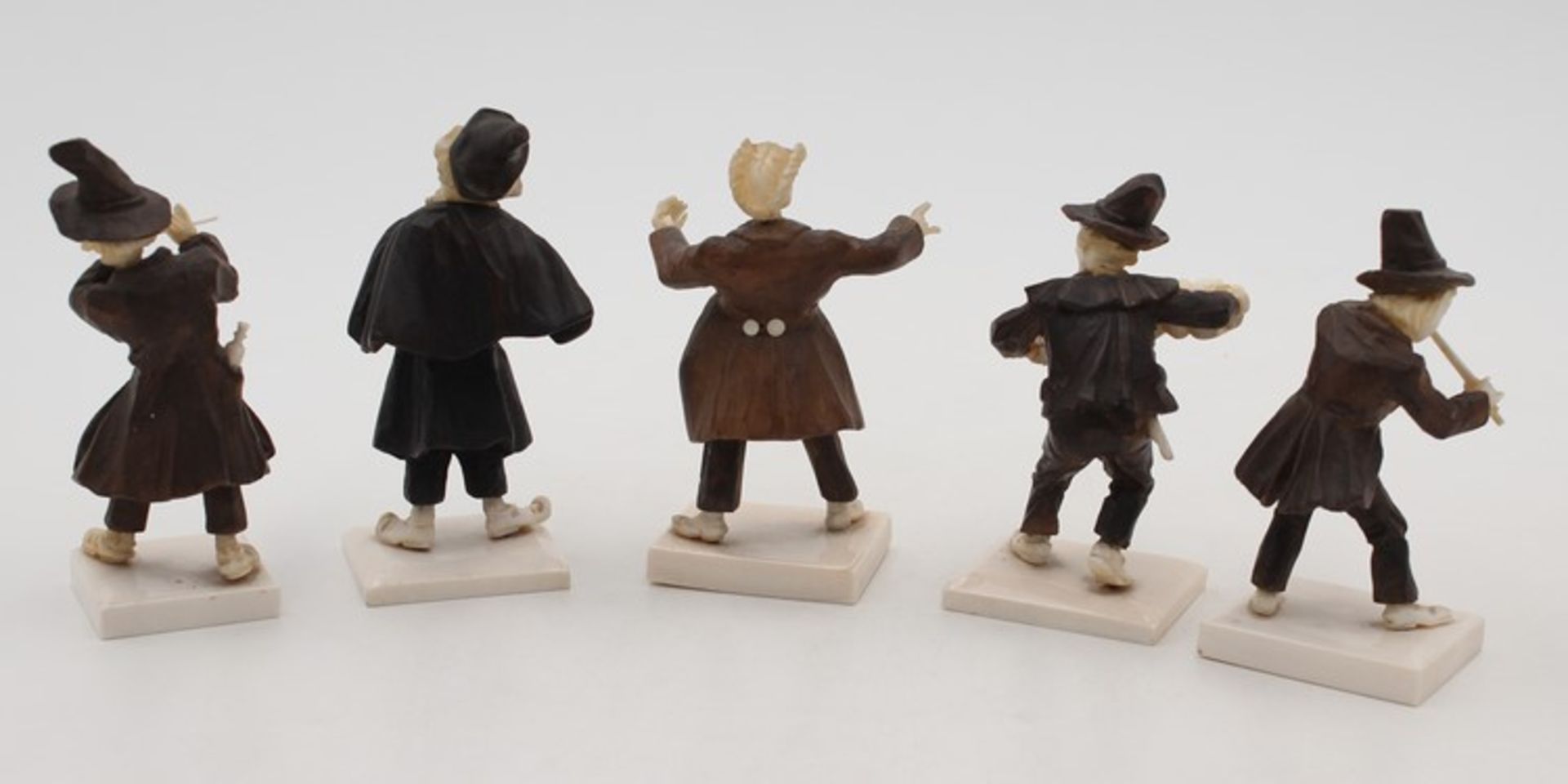 Figurengruppeum 1900, vollplastische Bein- u. Holzschnitzerei, 5 St., Quartett m. Dirigent, auf - Bild 2 aus 2
