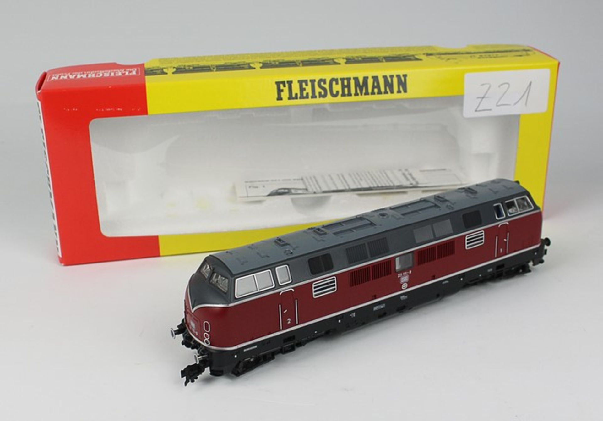 Fleischmann - EisenbahnDiesellok 4235, BR 221 111-8 DB, rot, OK, besp.