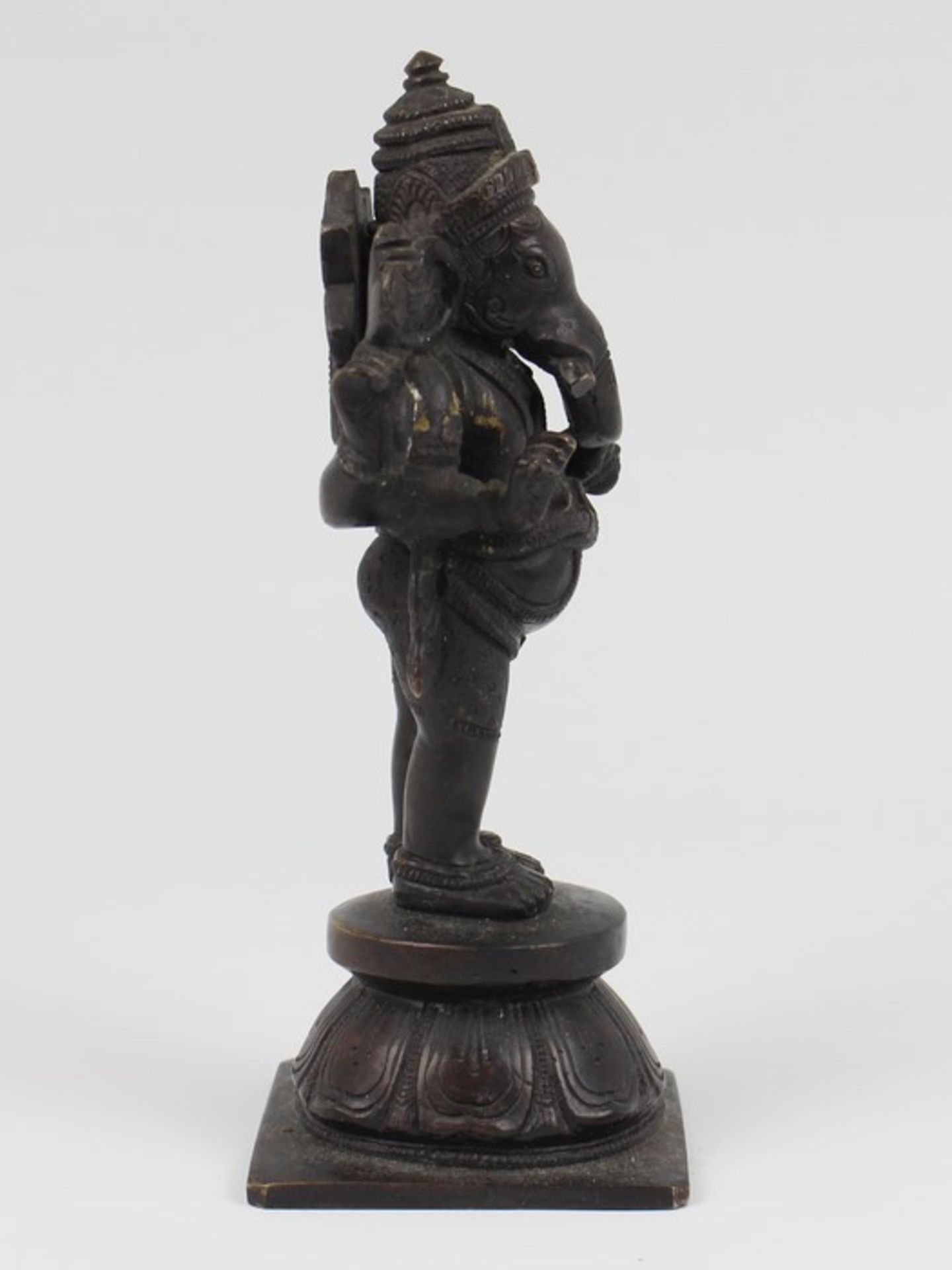 Figur - Indien20.Jh., Bronze, schwarz patiniert, vollplastische Figur d. Gottheit - Ganesha, m. - Bild 3 aus 4