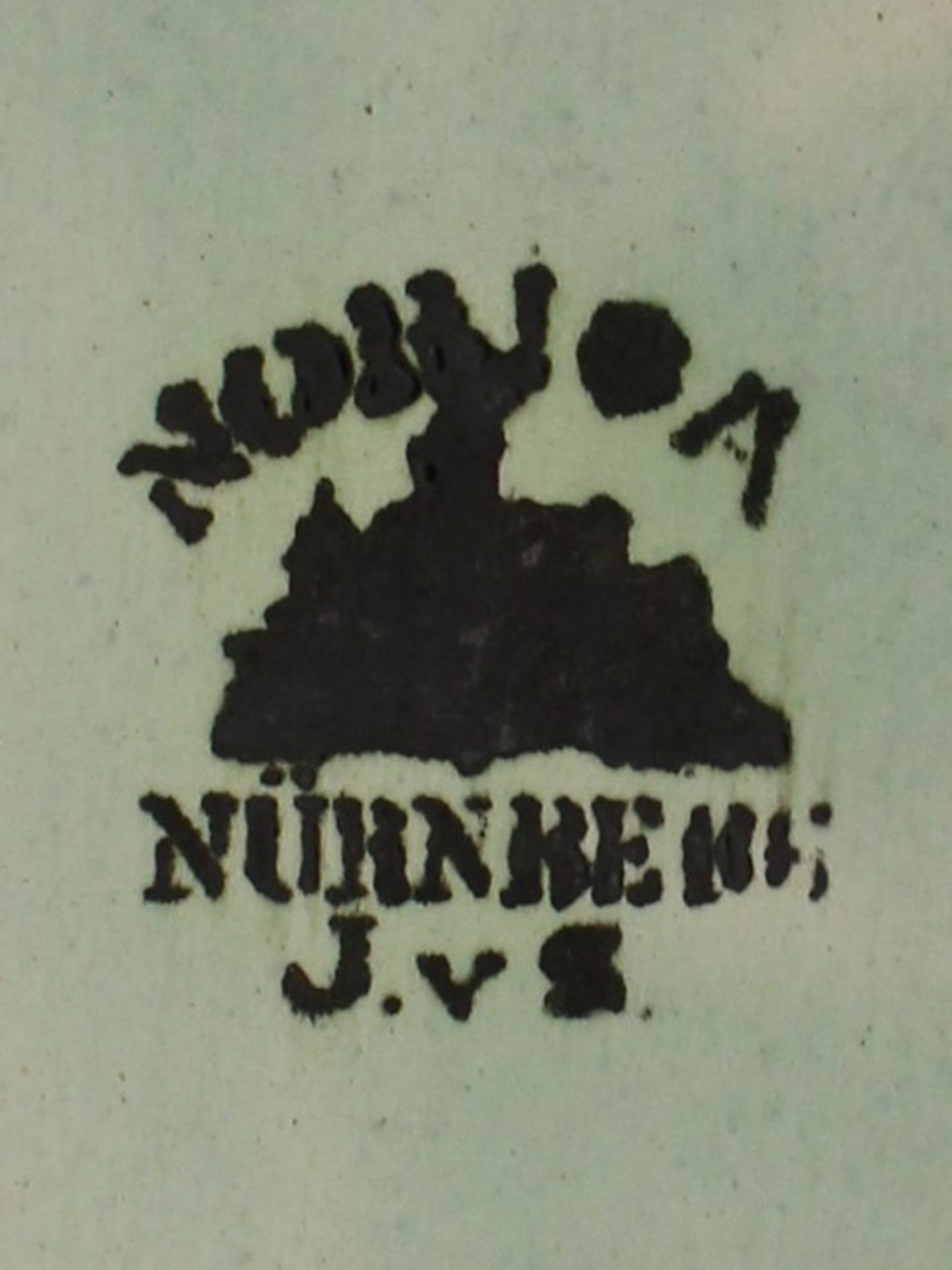 Norica - Blumenkastenum 1900, Johann von Schwarz, Nürnberg, schwarze Stempelmarke, geritzte - Bild 4 aus 4