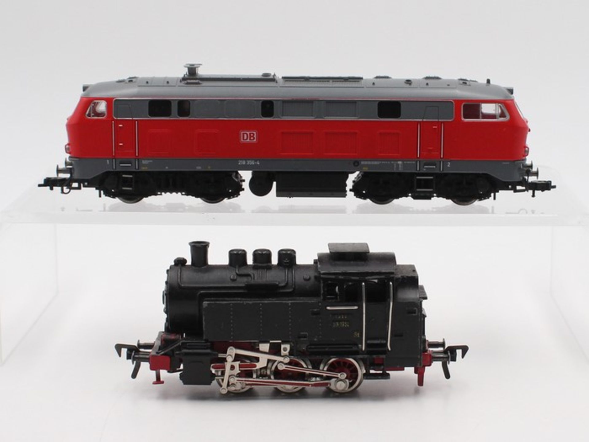 Fleischmann - Eisenbahn2 Loks; 1x Diesellok, BR 218 356-4 DB, rot; 1x Tenderlok 1320, BR 80 1952,