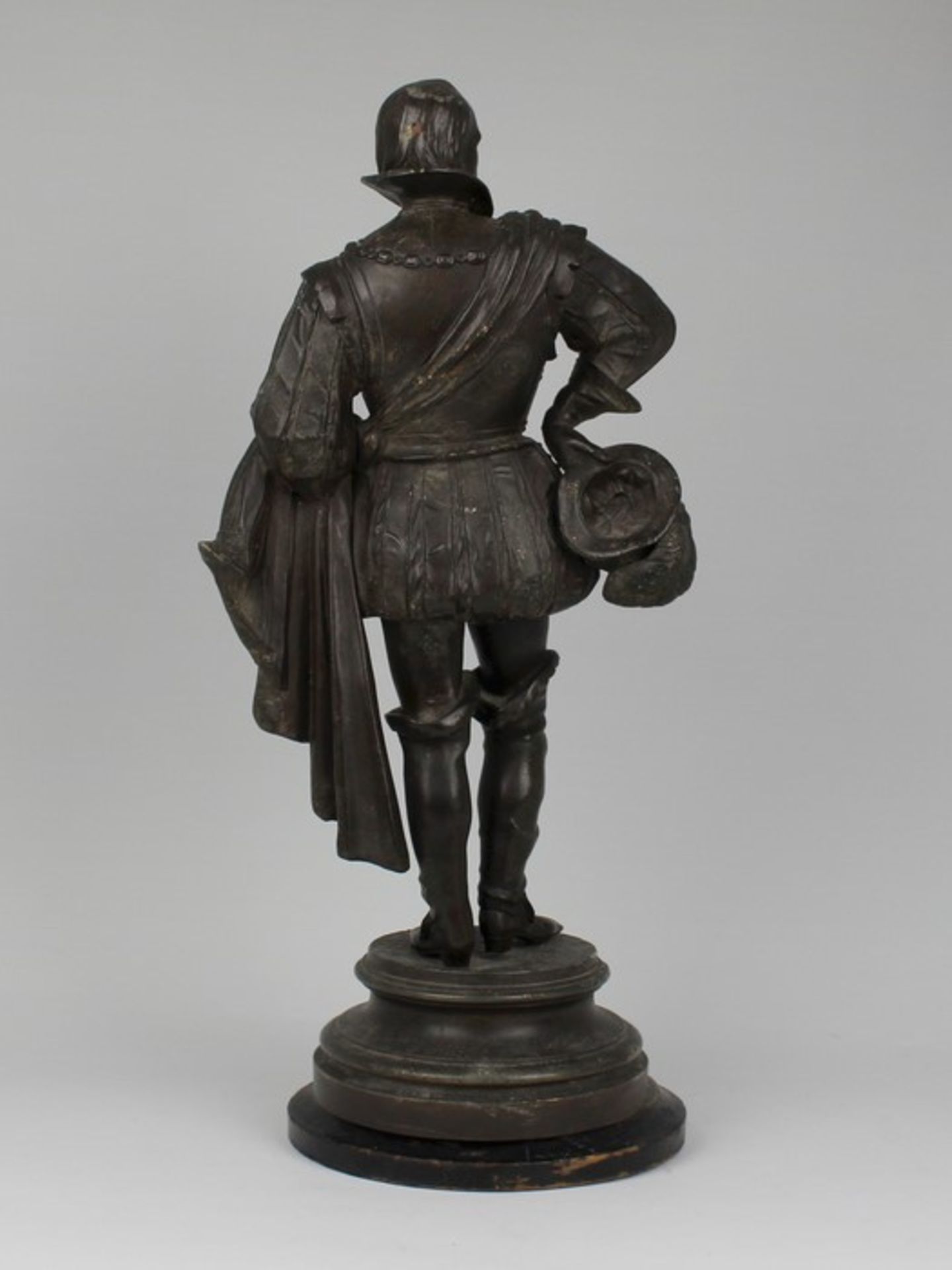 Figur1.H. 20.Jh., Metallguss, schwarz patiniert, vollplastische Figur eines Mannes in barocker - Bild 3 aus 4