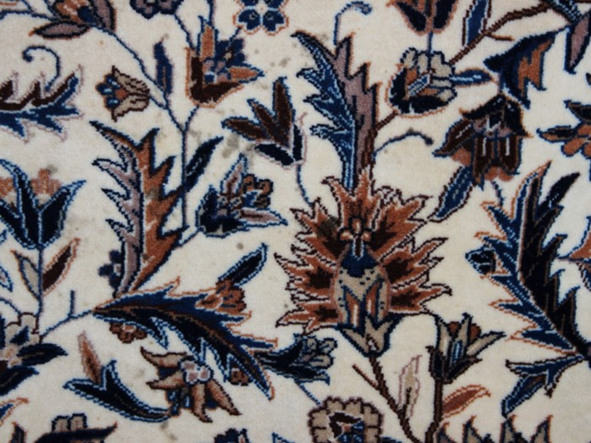 OrientteppichIran, Isfahan oder Nain, Baumwolle/Korkwolle, feine Knüpfung, beigegrundig, floral - Image 3 of 3