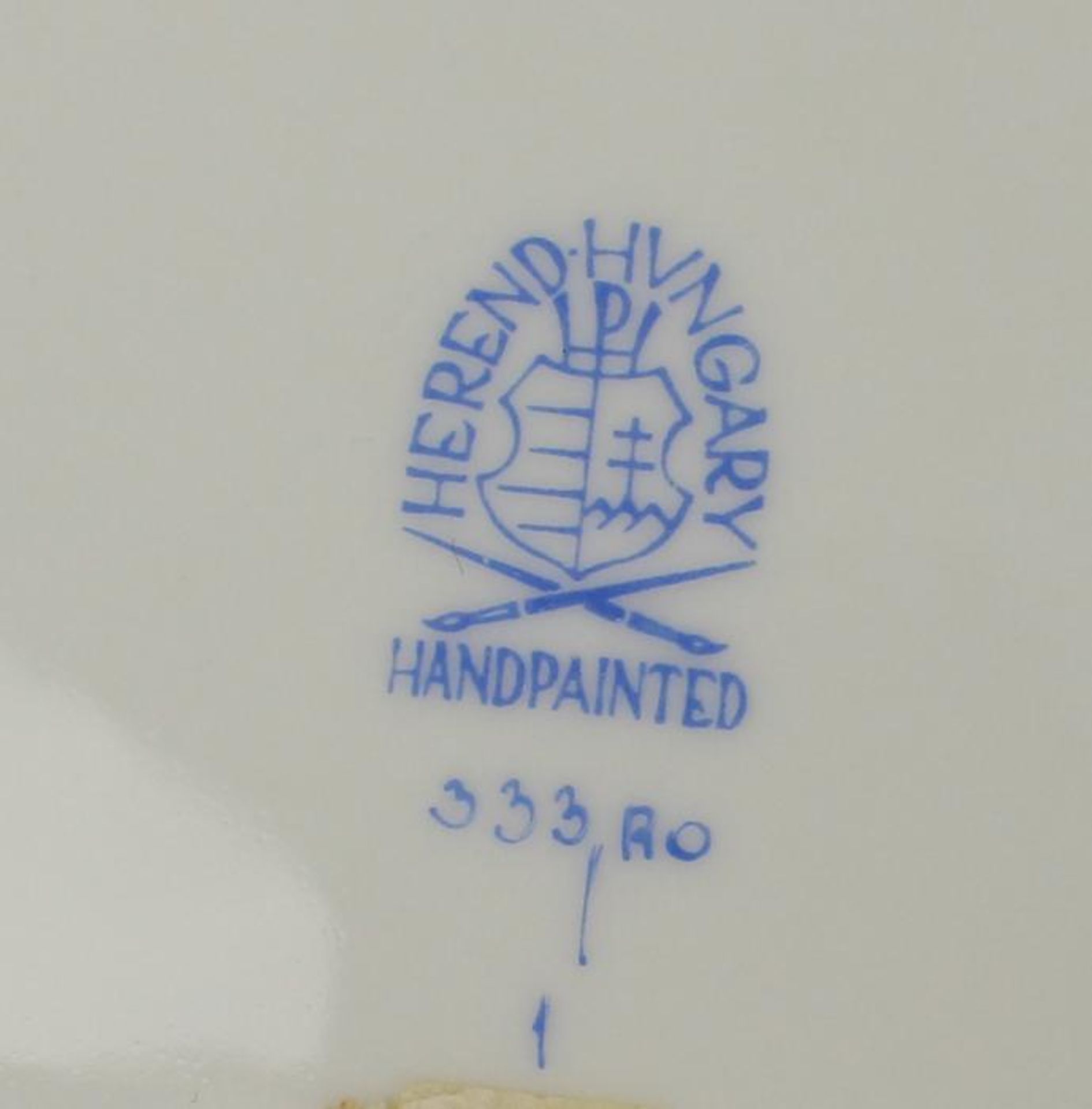 Herend - Deckelvaseblaue Stempelmarke, Rokokostil, Dekor "Rothschild", runder abgesetzter Stand, - Bild 3 aus 3