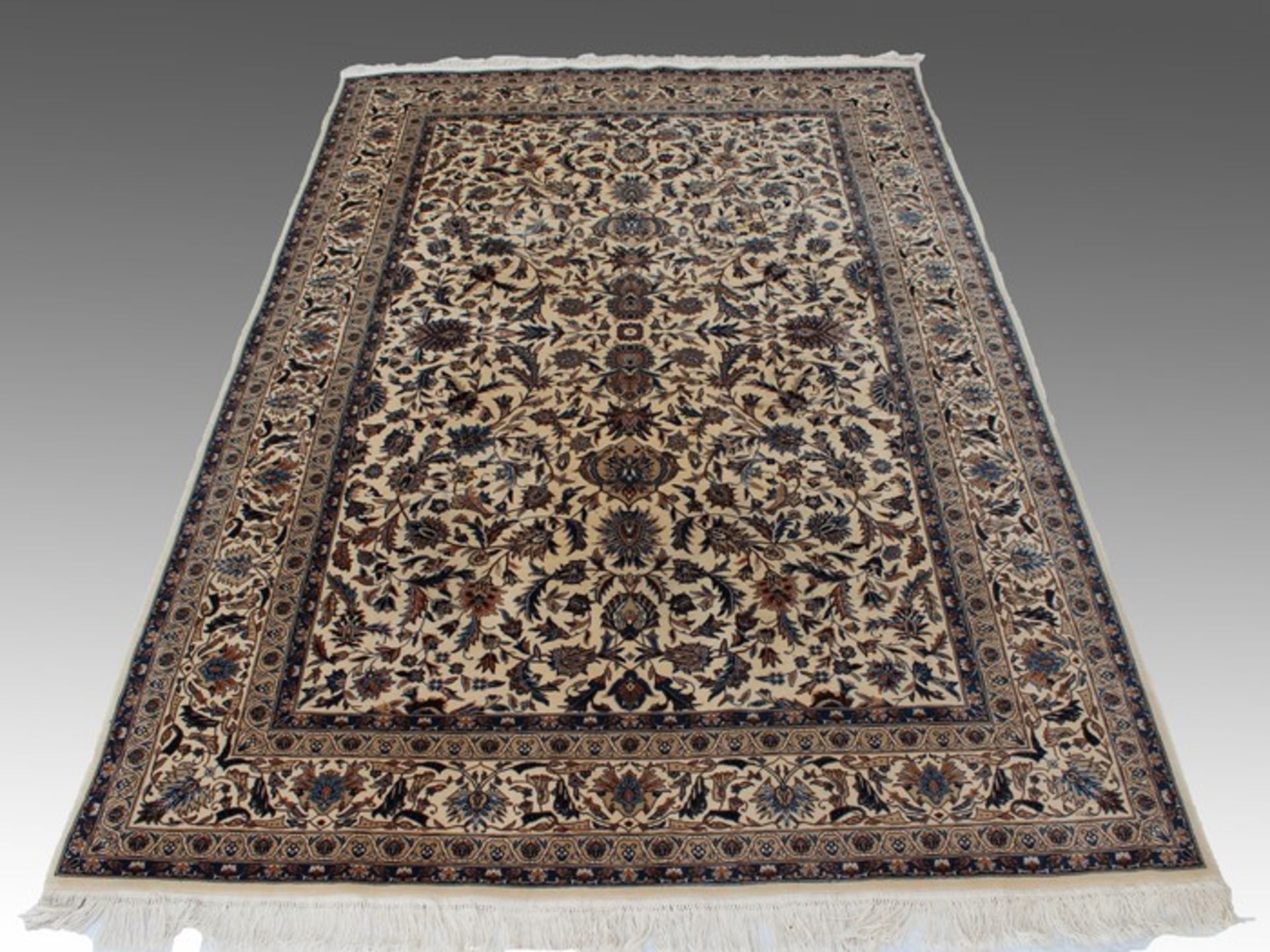 OrientteppichIran, Isfahan oder Nain, Baumwolle/Korkwolle, feine Knüpfung, beigegrundig, floral