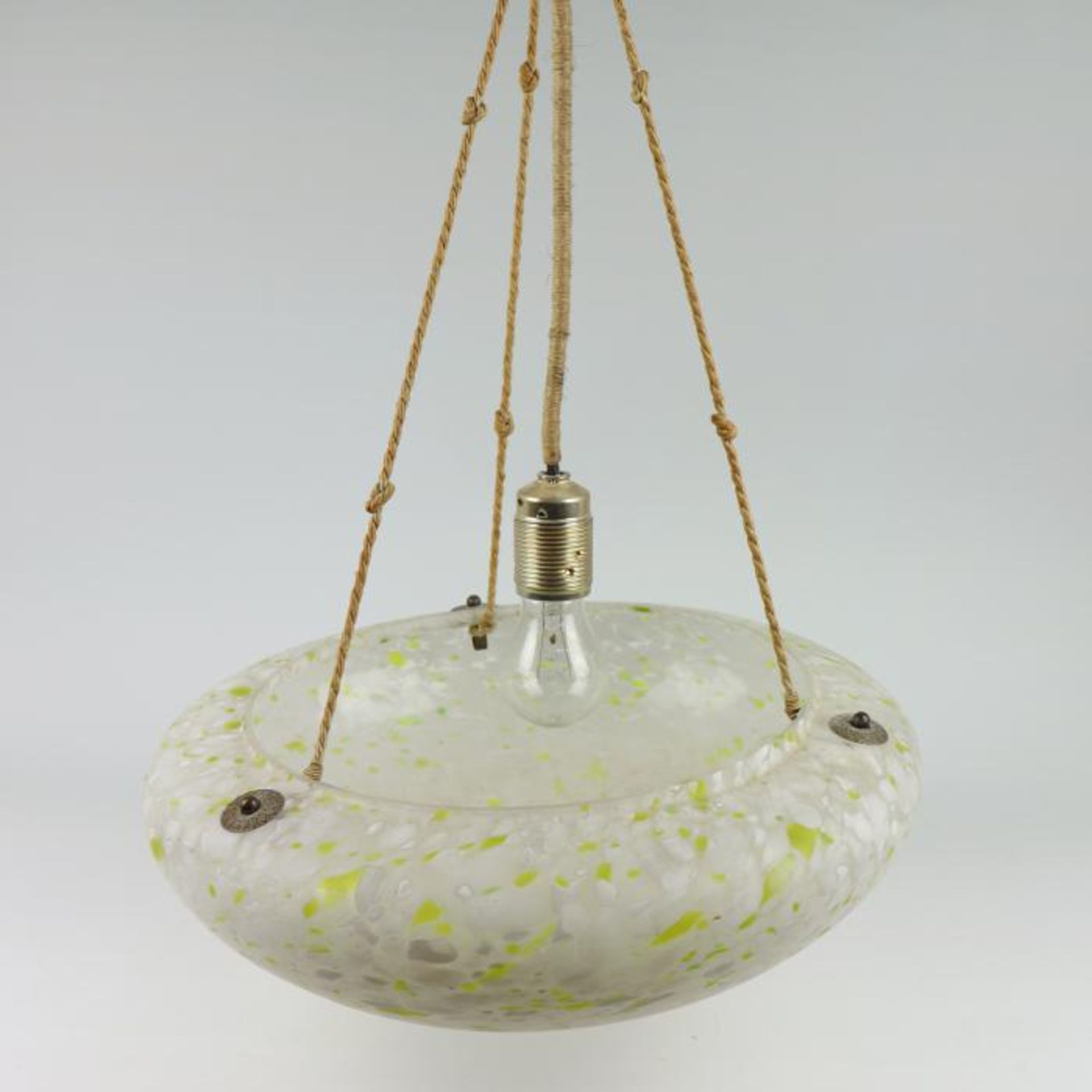 DeckenlampeGlas, 2-flammig, runde, gemuldete Form, farbloses Glas m. grünen u. weißen Auf-/