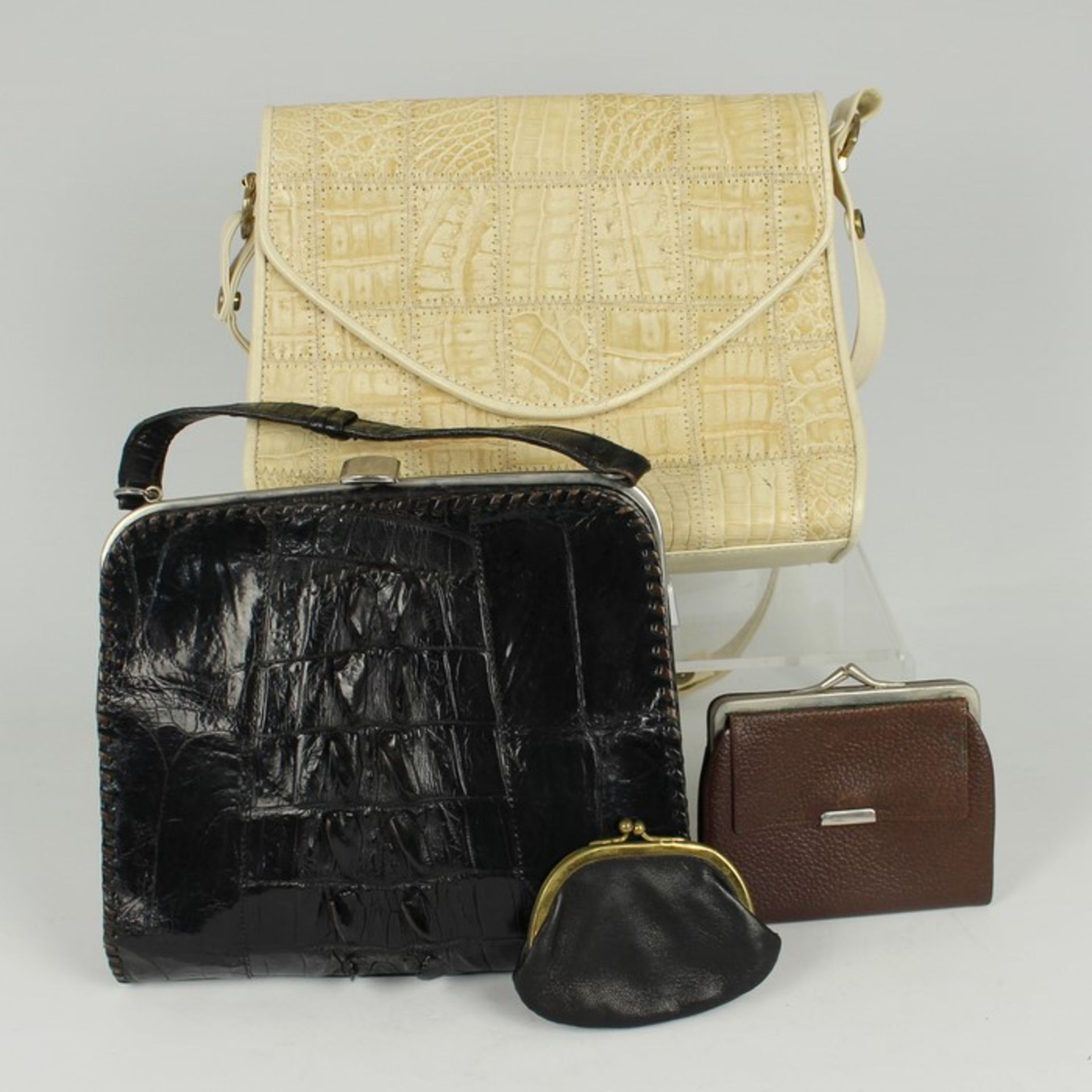 Damenhandtaschen2 St., 1x schwarzes Leder, plast. Krokooptik, kurzer Tragehenkel, Gebrauchssp., L