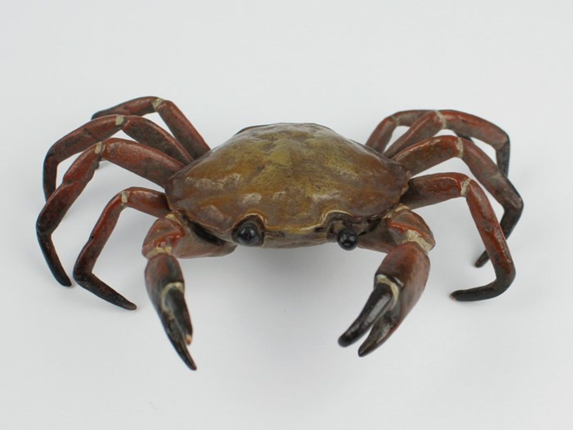 Wiener BronzeBronze, polychrom gefasst, vollplastische Figur einer Krabbe, naturallistische