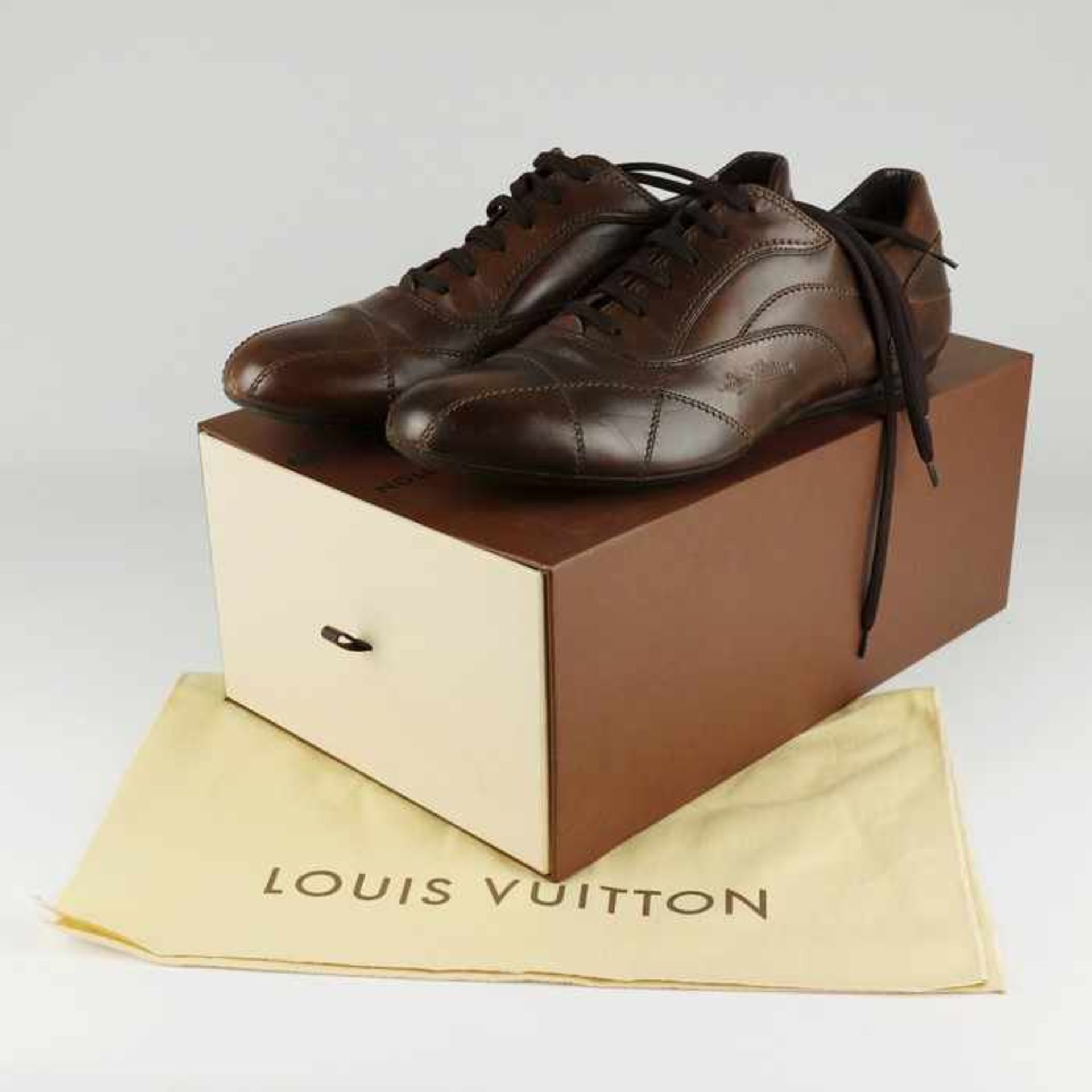 Louis Vuitton - HerrenschuheItalien, braunes Leder, sportliches Modell, OK, mit Staubbeutel u. - Bild 2 aus 8