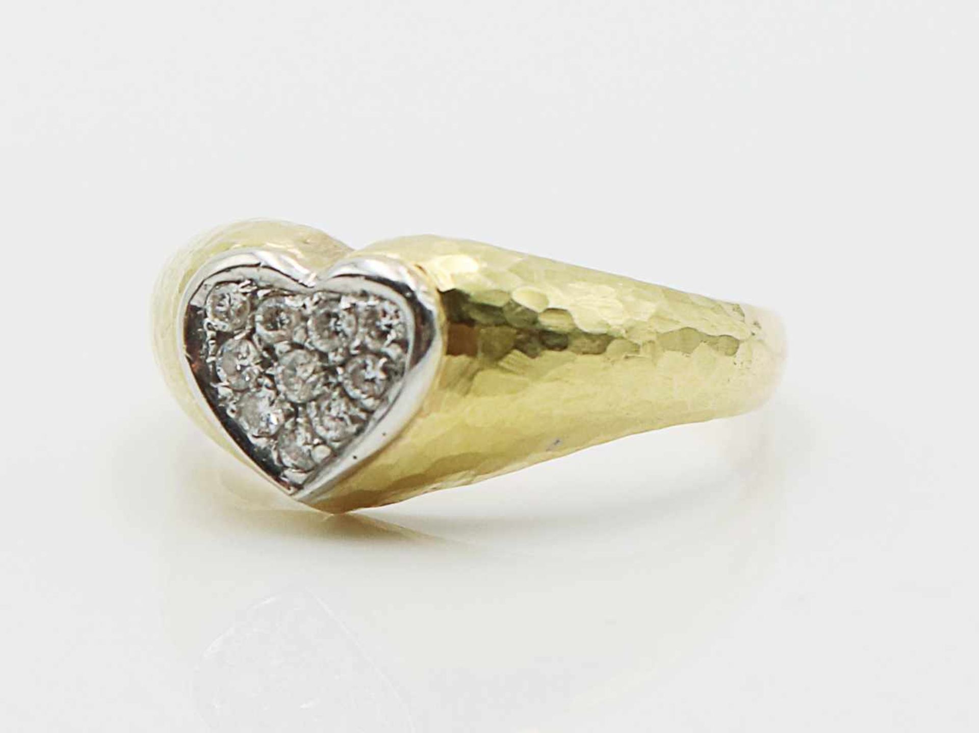 Diamant - DamenringGG 750, herzförmiger Ringkopf besetzt mit Diamanten, zus.ca.0,10ct, herzförmig - Bild 3 aus 8