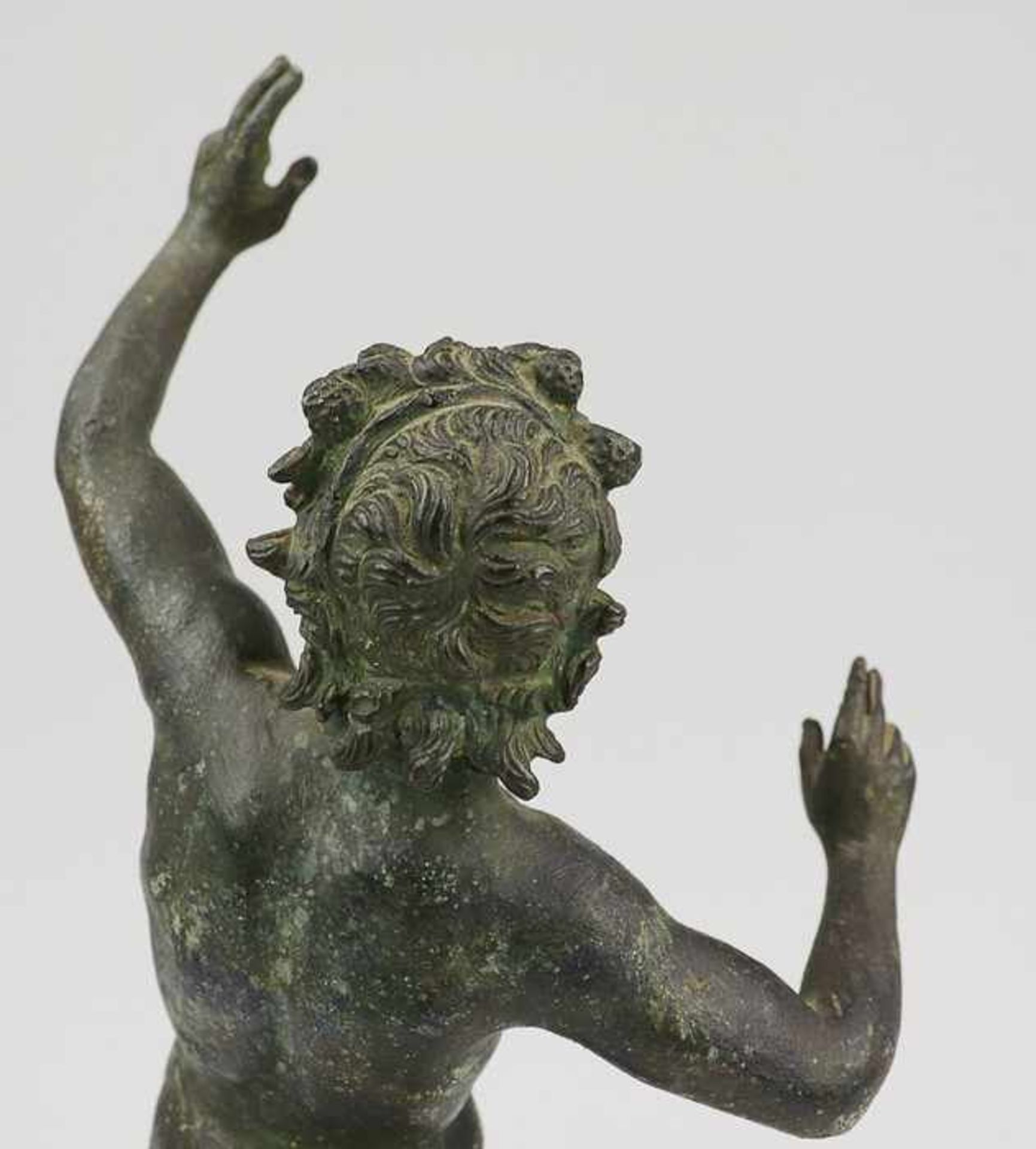 Skulpturum 1920/30, Italien, Bronze, grün patiniert, vollplastische Figur eines tanzenden Fauns, auf - Bild 6 aus 6