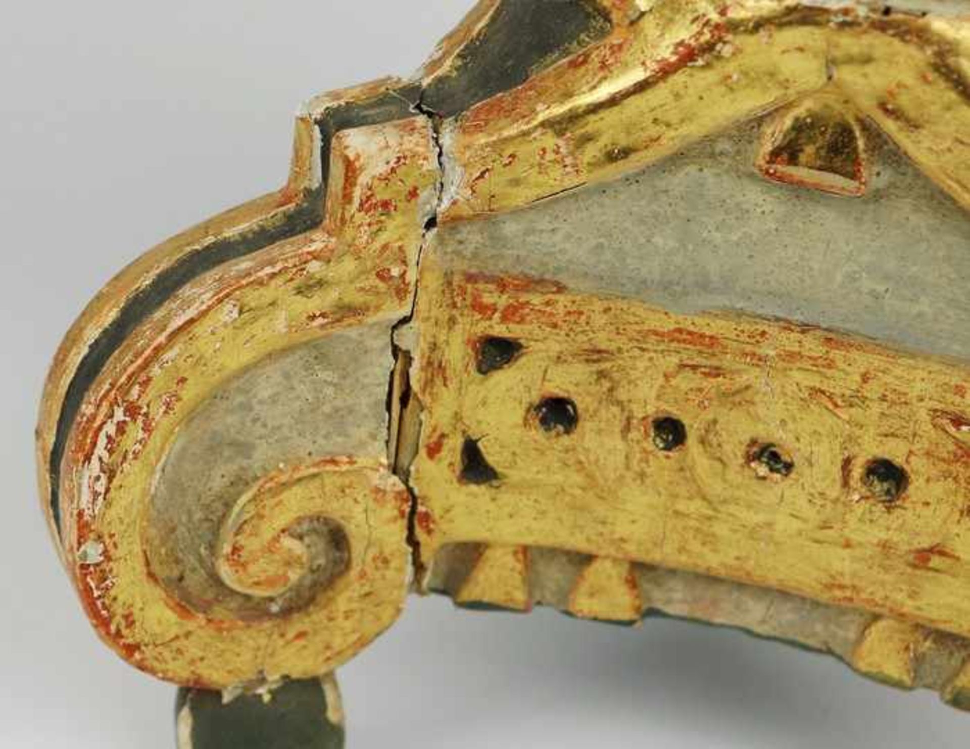 Altarleuchter - Barock18. Jh., Holz, farbig u. gold gefasst, dreieckiger Sockel, profilierter u. - Bild 3 aus 10