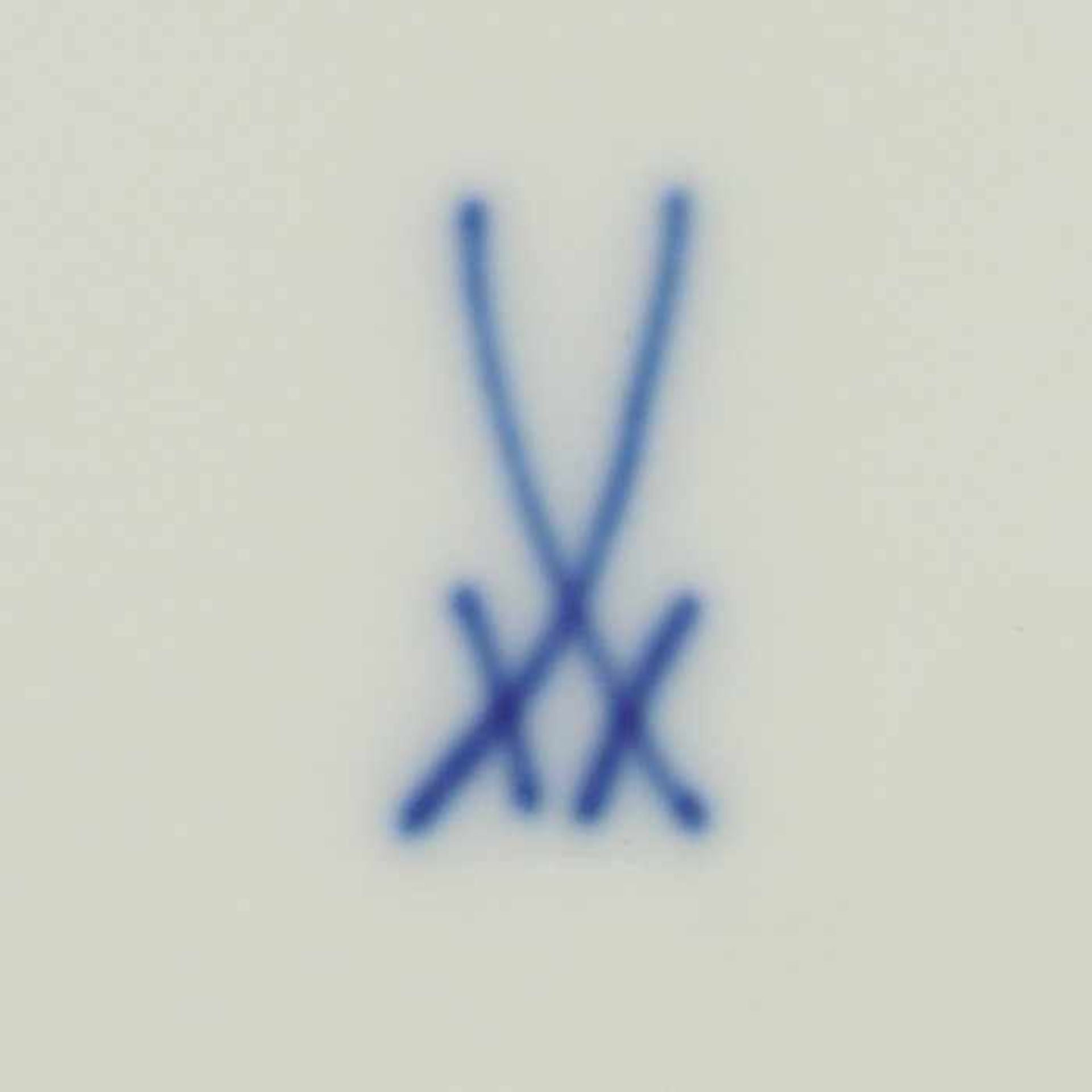 Meissen - Prunkplatte2000, blaue Schwertermarke, 1 Schleifstrich unter Marke, Rokokostil, - Bild 3 aus 4