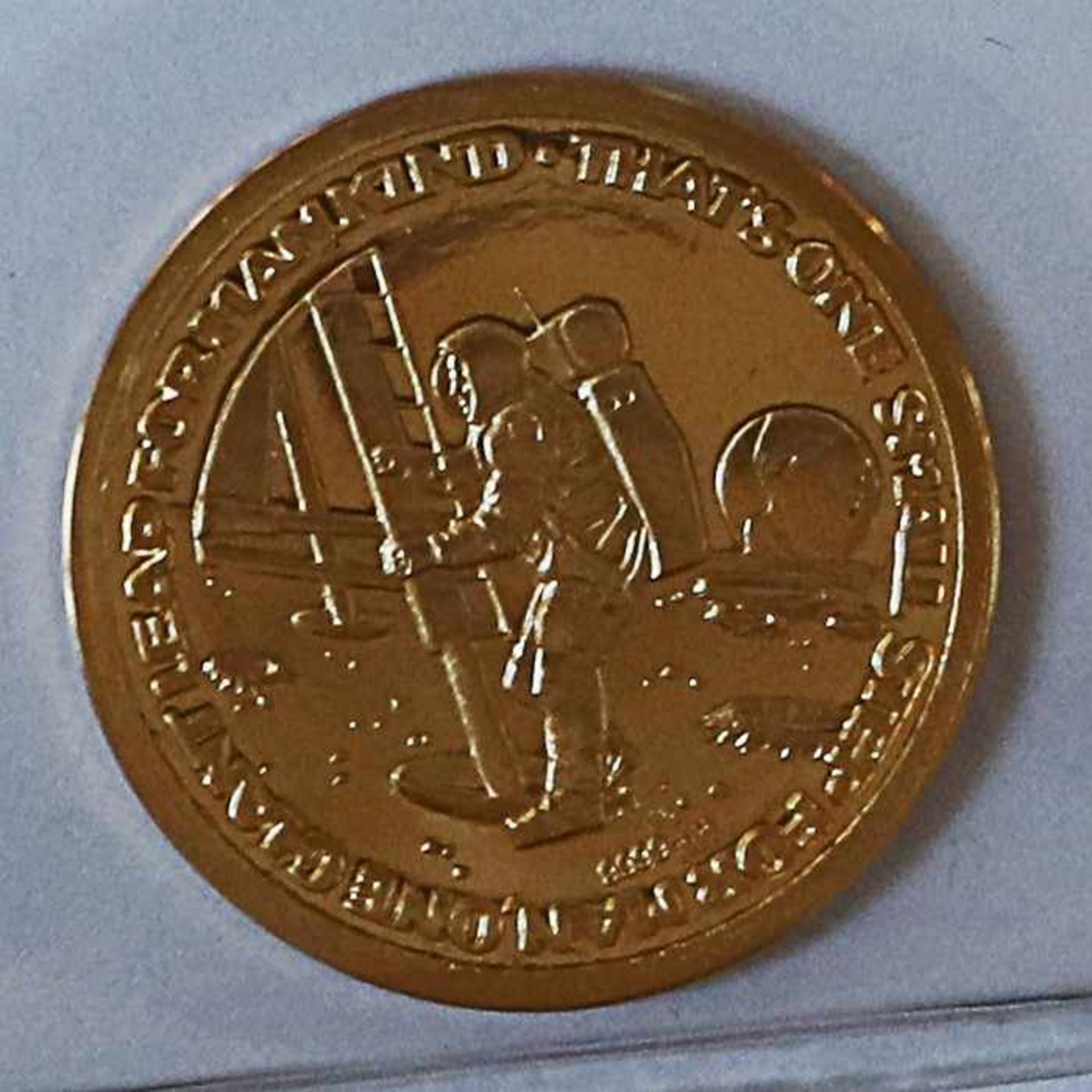 Gold - Medaille MondlandungHH 999,9, o.J., Armstrong, D 20mm, G 3,1g, im Blister, PP