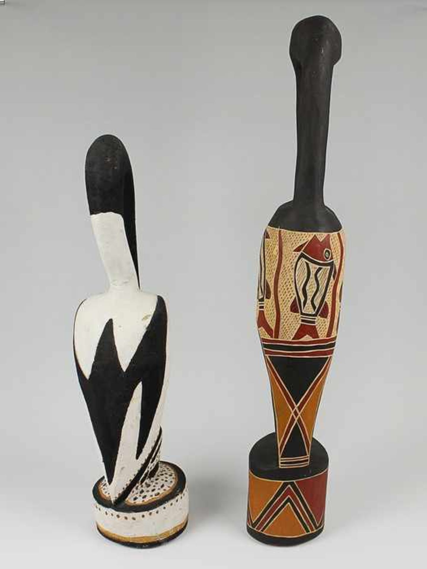 Zwei Holzfiguren20. Jh., Australien, vollplastische Schnitzerei, Erdfarben bemalt, Kunst der - Bild 3 aus 4