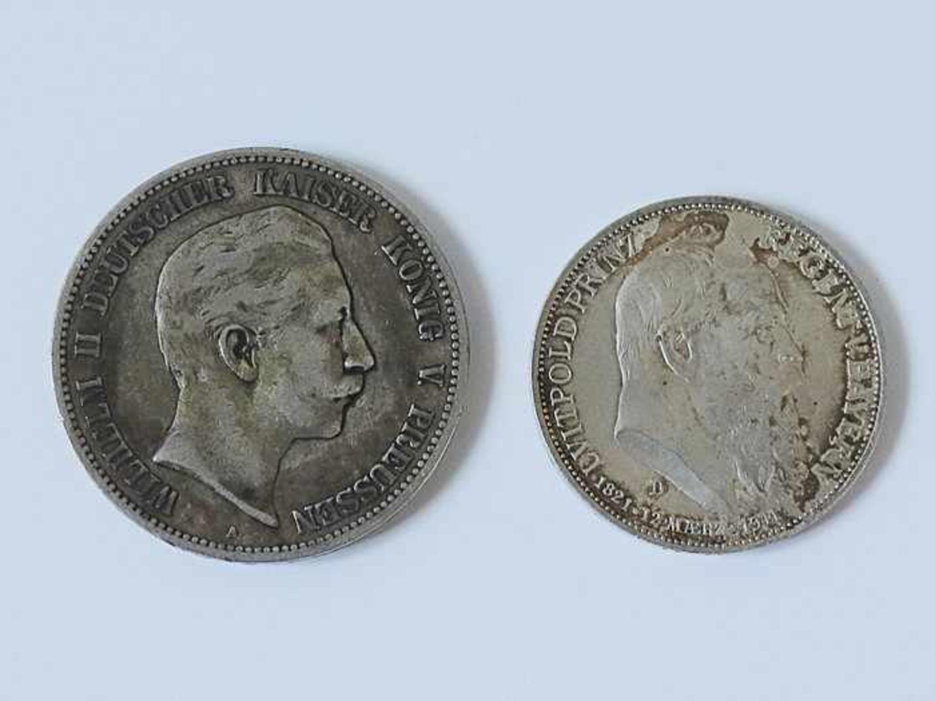 Deutsches Reich - Zwei Münzen1 x Wilhelm II v. Preussen - Fünf Mark 1895 A u. 1 x Luitpold - Bild 3 aus 4