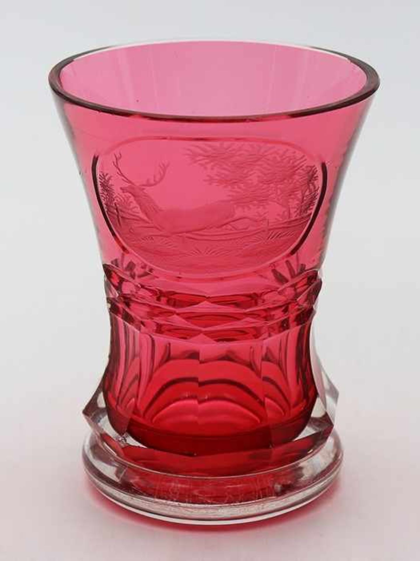 Fußbecher19. Jh., Biedermeier, farbloses Glas, rosafarben unterfangen, runder wulstiger Stand, - Bild 2 aus 2