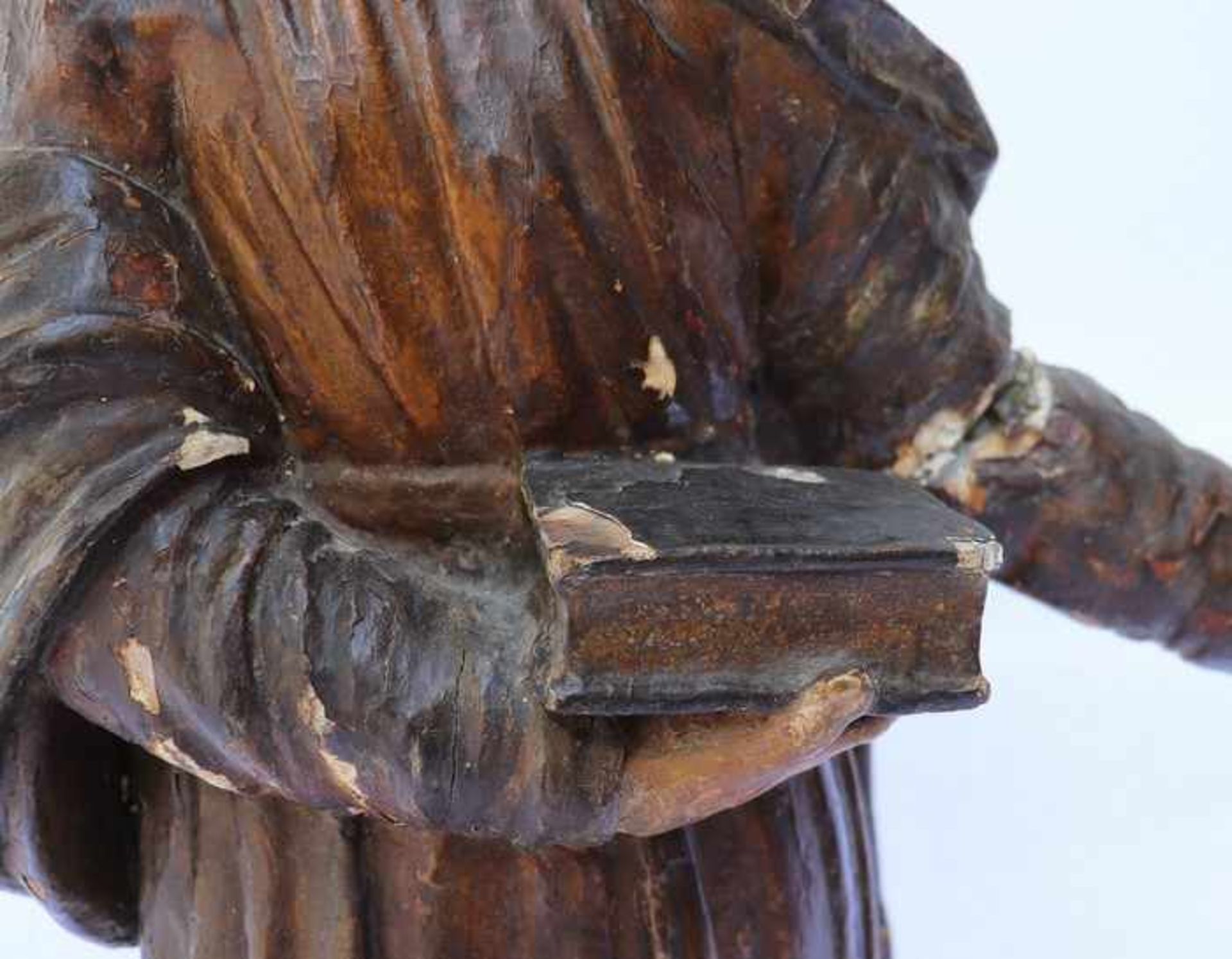 Holzfigur18.Jh., süddeutsch, vollplastische Holzschnitzerei, polychrom gefasst, Hl. Apostel - Bild 7 aus 8