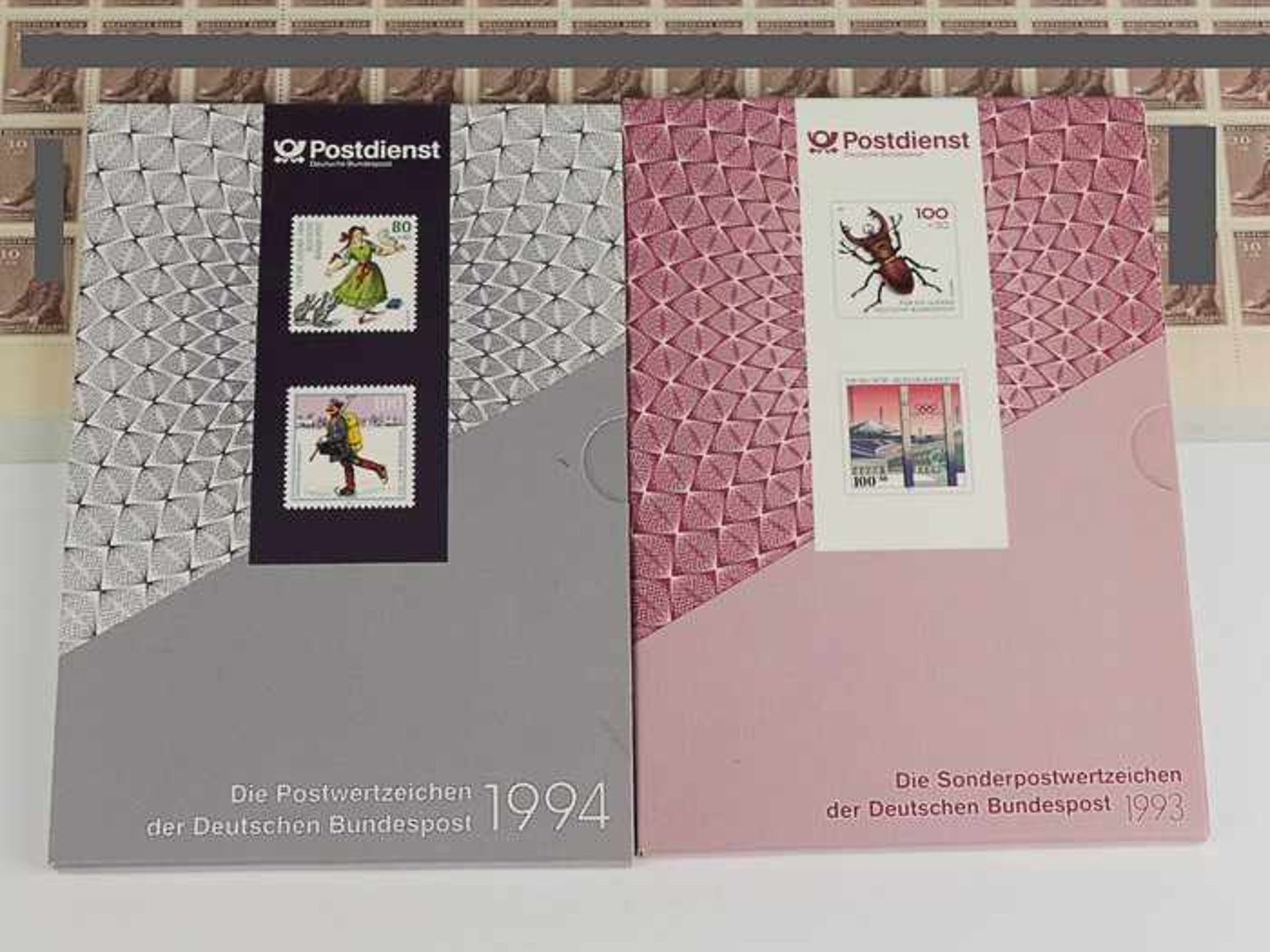 Briefmarkenblöcke - 3.Reichum 1930, 2 St., Dt. Reich Böhmen u. Mähren m. A.H., Wert 30 u. 60, dazu
