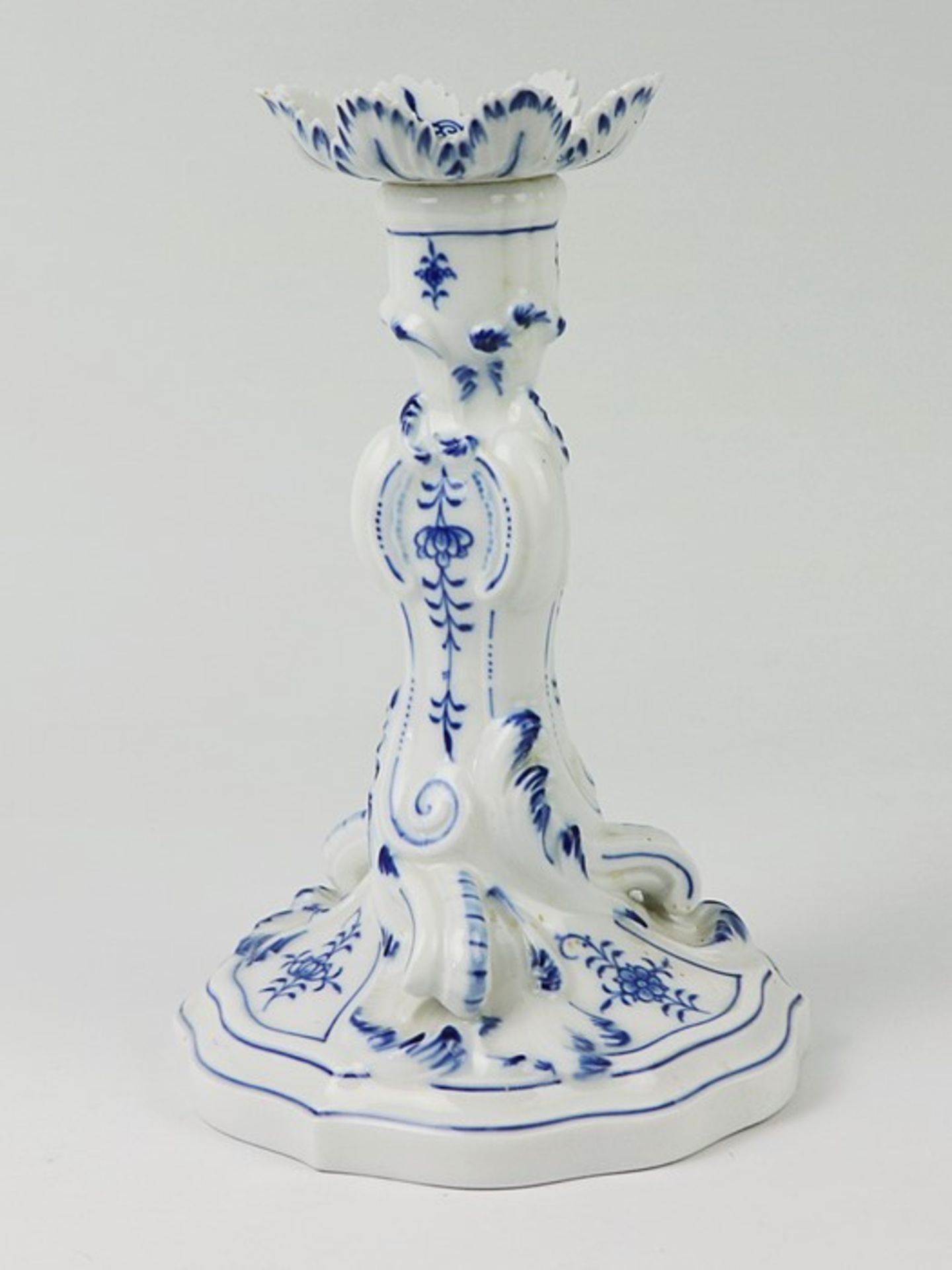 Meissen - Kerzenhalter1960, blaue Schwertermarke, 3. Wahl, Rokokostil, Dekor "Blaue Strohblume", - Bild 3 aus 5